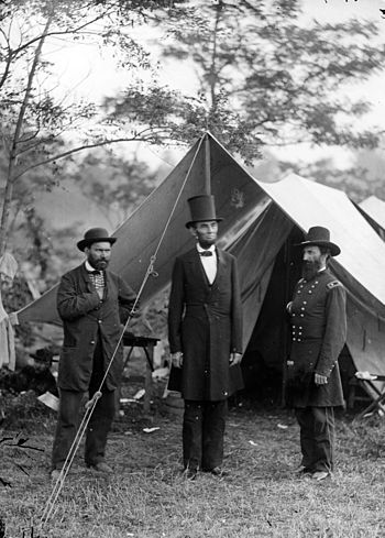 Abraham Lincoln with Allan Pinkerton and Major...
