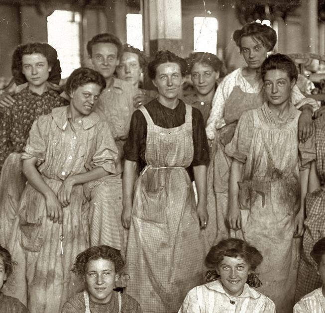 mill-girls-cotton-mill-1908