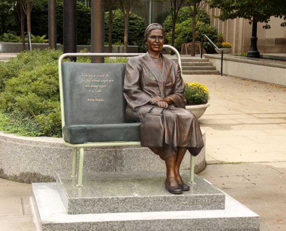 farrakhan speaks at rosa parks funeral