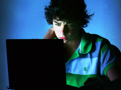 How Schools stop  Cyberbullying